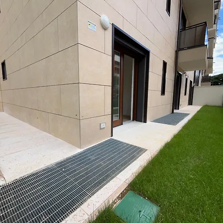 Luxury 3br Charming Center Living דירה ורונה