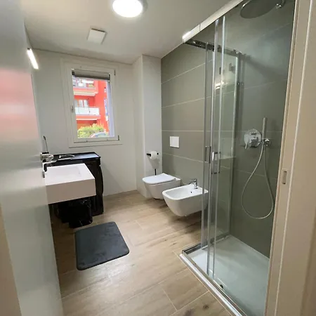 Luxury 3br Charming Center Living ורונה