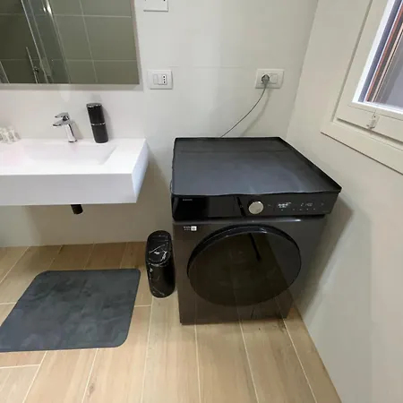 Luxury 3br Charming Center Living דירה *