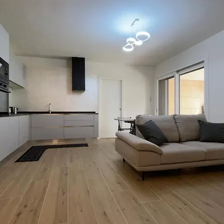 דירה Luxury 3br Charming Center Living *