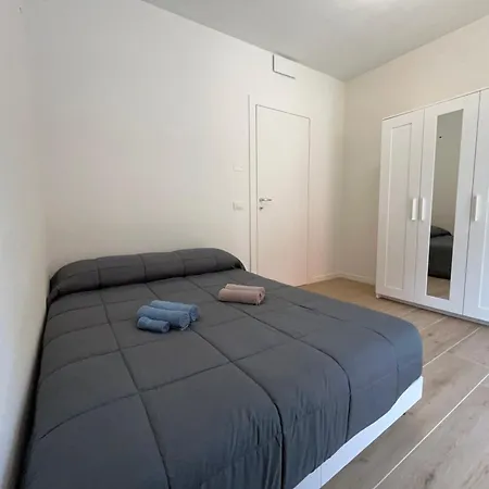 Апартаменты Luxury 3br Charming Center Living Верона