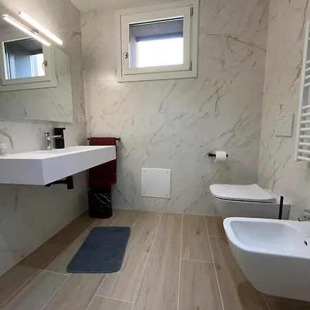 Апартаменты Luxury 3br Charming Center Living Верона