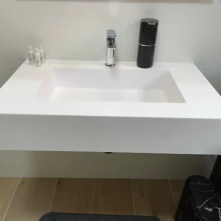 Luxury 3br Charming Center Living * Верона