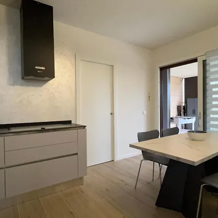 Luxury 3br Charming Center Living Верона