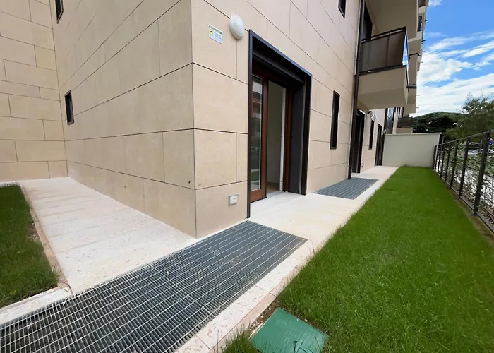 Luxury 3br Charming Center Living דירה ורונה