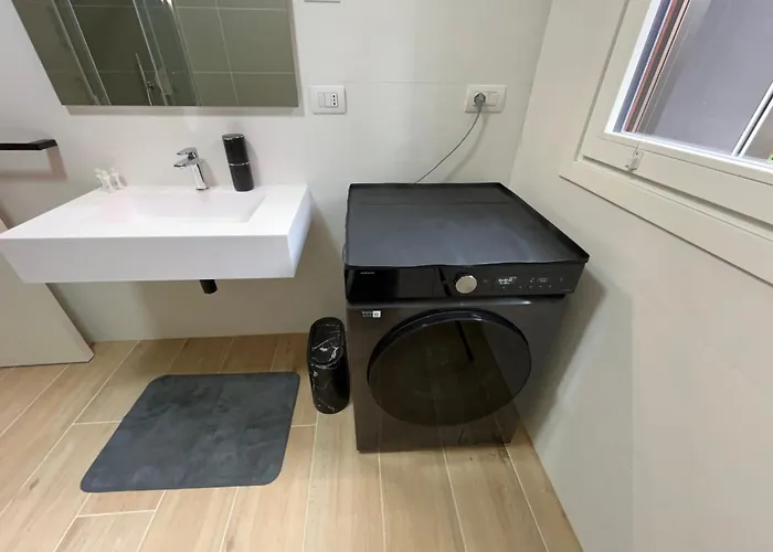 Luxury 3br Charming Center Living דירה *