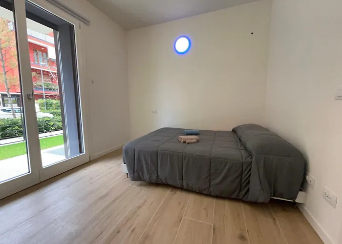 Luxury 3br Charming Center Living דירה
