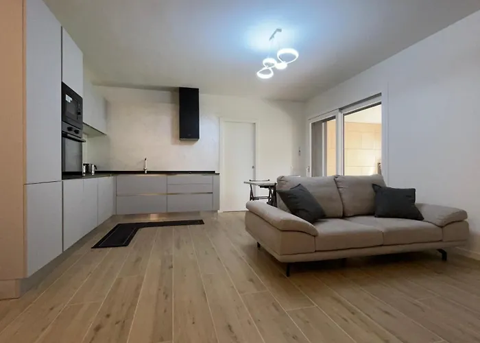דירה Luxury 3br Charming Center Living *